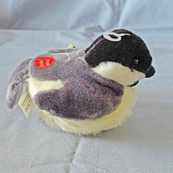 SINGING BIRD, PLAYS REAL BIRD CALLS, BLACK-CAPPED CHICKADEE, 6 L x 4 ½ W x 4 ¾ H - Picture 5 of 13